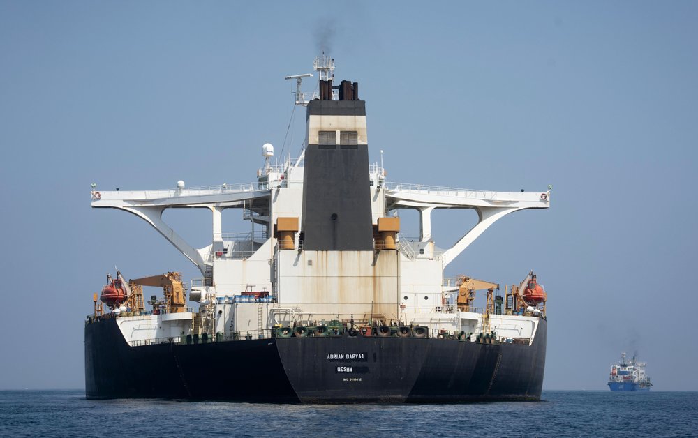 Iranian oil tanker shuts down its tracker near Syria