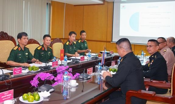 Vietnam enhances cooperation in UN peacekeeping with UK, Thailand