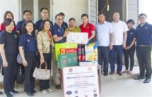 thai embassy supports flood victims in thai nguyen