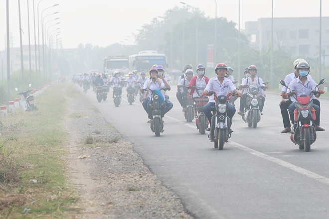 Hanoi suburbs covered by smoke from burnt straw