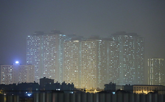 Hanoi suburbs covered by smoke from burnt straw