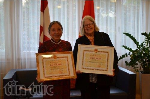 Two outstanding contributors to Vietnam-Switzerland ties honoured