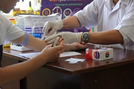 Hanoi gives health insurance support to HIV carriers