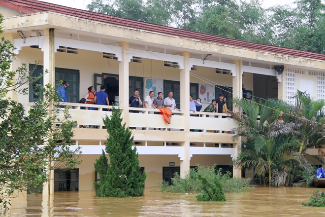 Flood victims receive nationwide support