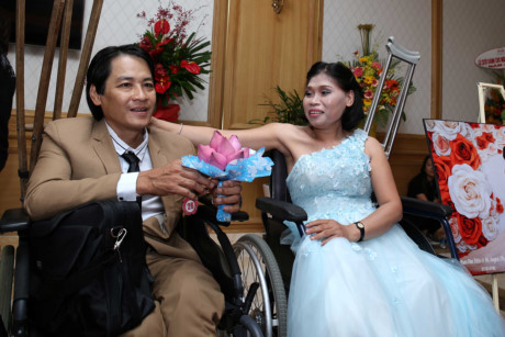 Wedding ceremony of 60 special couples in Saigon