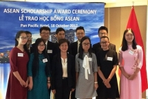 12 outstanding students receive Singapore's ASEAN Scholarship Awards