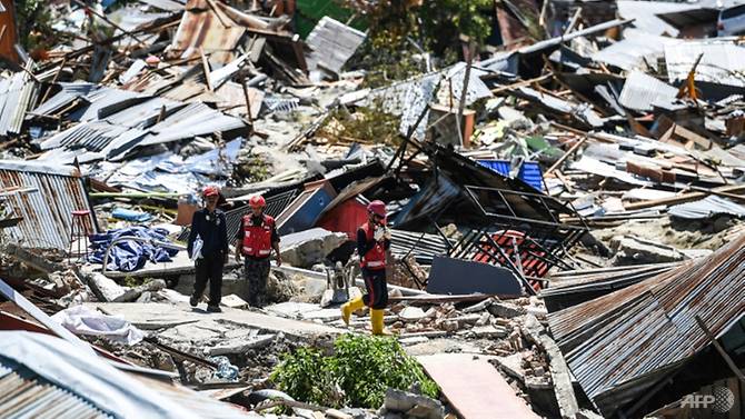 indonesia quake death toll nears 2000 as more bodies are found