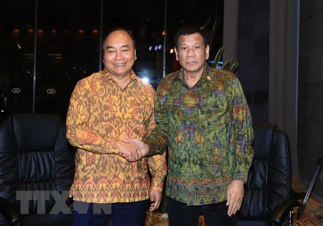 prime minister meets philippine president in indonesia