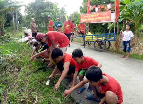 hau giang retired soldier teaches children for free