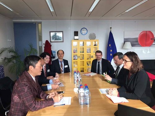 Vietnam, EU reiterate commitment to trade, investment deals