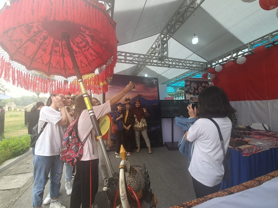 Foreign embassies, publishers attend Hanoi Book Festival 2019