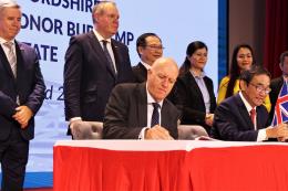 vietnam uk boost educational cooperation