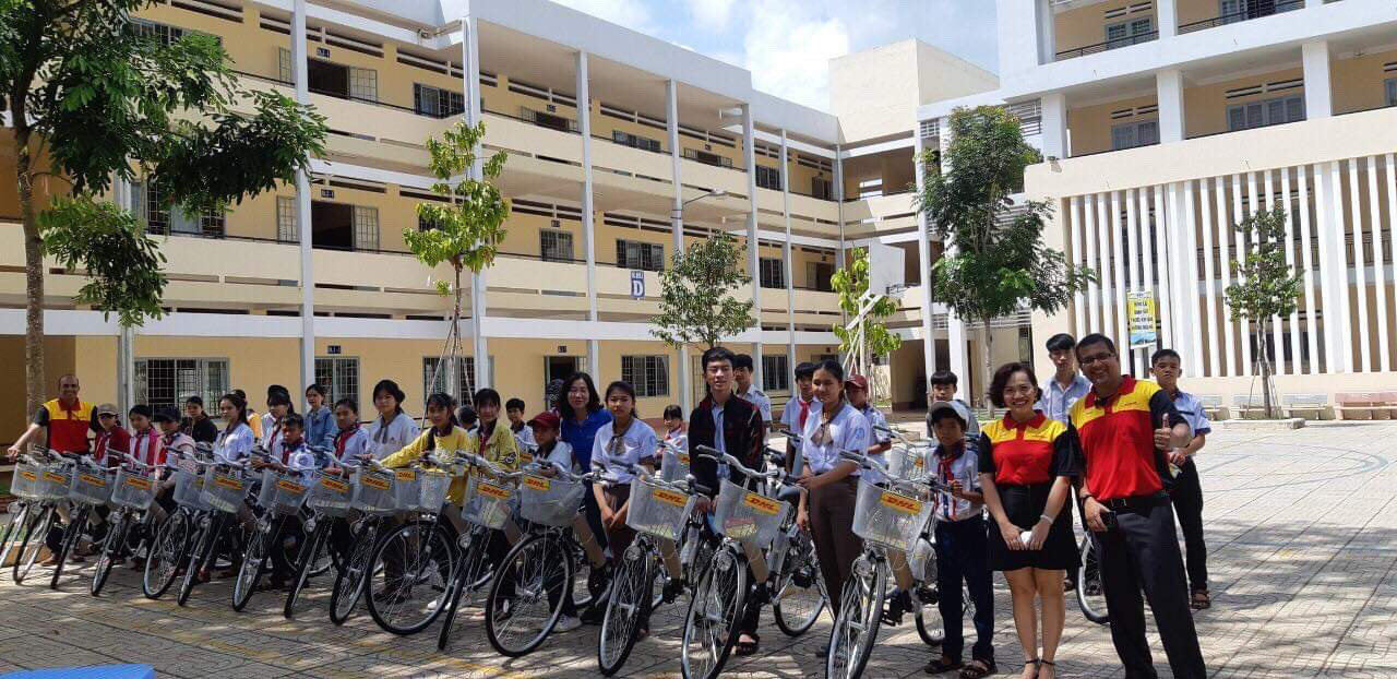 bicycles donated to 50 disadvantaged students in dong nai