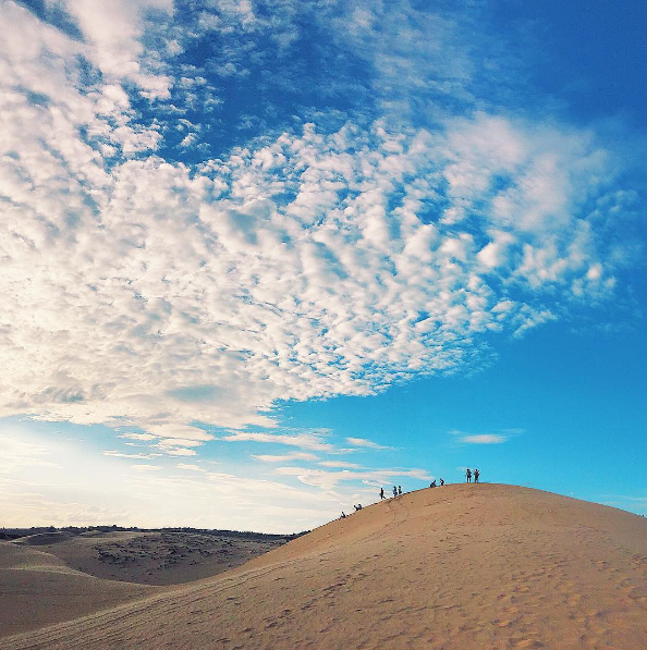 Road to Vietnam’s largest sand dune