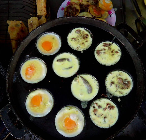 Delicious Nha Trang rice cake with quail eggs