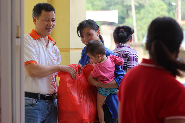 10 communes in Hoa Binh province receive post-disaster aid from CARE