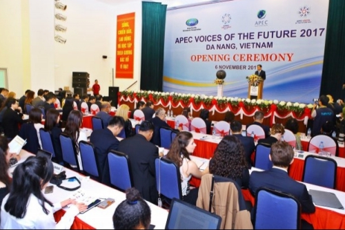 apec voices of the future 2017 kicks off in da nang