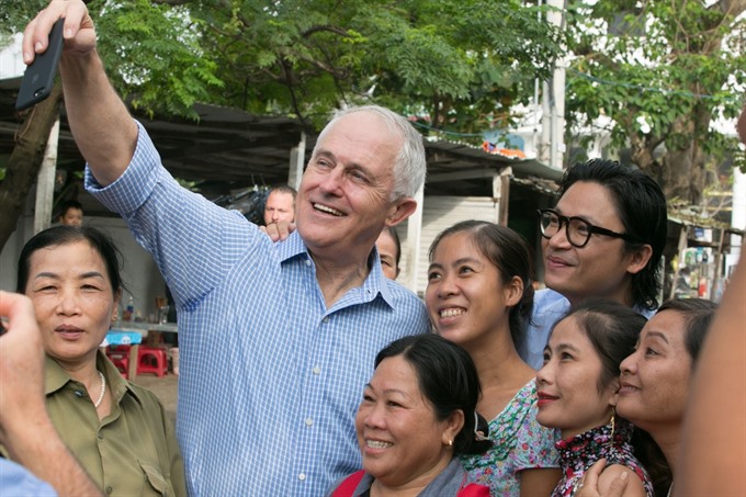 Australian Prime Minister enjoys his first ‘Bánh mì’ in Đà Nẵng