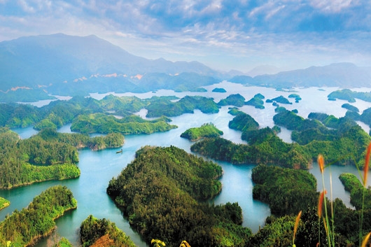 ta dung lake halong bay of vietnam central highlands