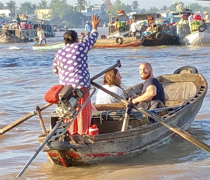 Floating market still a popular Mekong trading hub