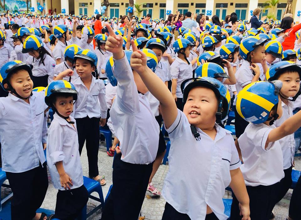 1000 helmets presented to improve childrens road safety