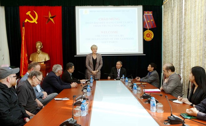 German left-wing party delegation learn about plight of Vietnamese AO/dioxin victims