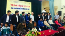 Over 200 wheelchairs for poor and disabled in Bac Ninh