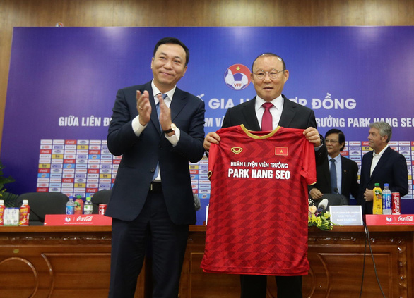 Korean manager says feels ‘more pressure’ in new contract to lead Vietnam national football team