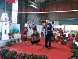 vietnam china border trade fair underways in lao cai