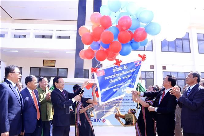 Vietnam-funded school handed over to Lao province of Sekong’s Dakchueng district
