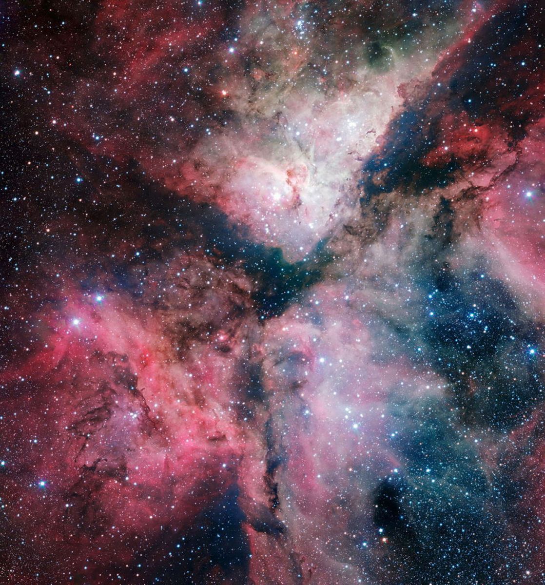 Amazing Photos of a Colorful Cosmic Cloud