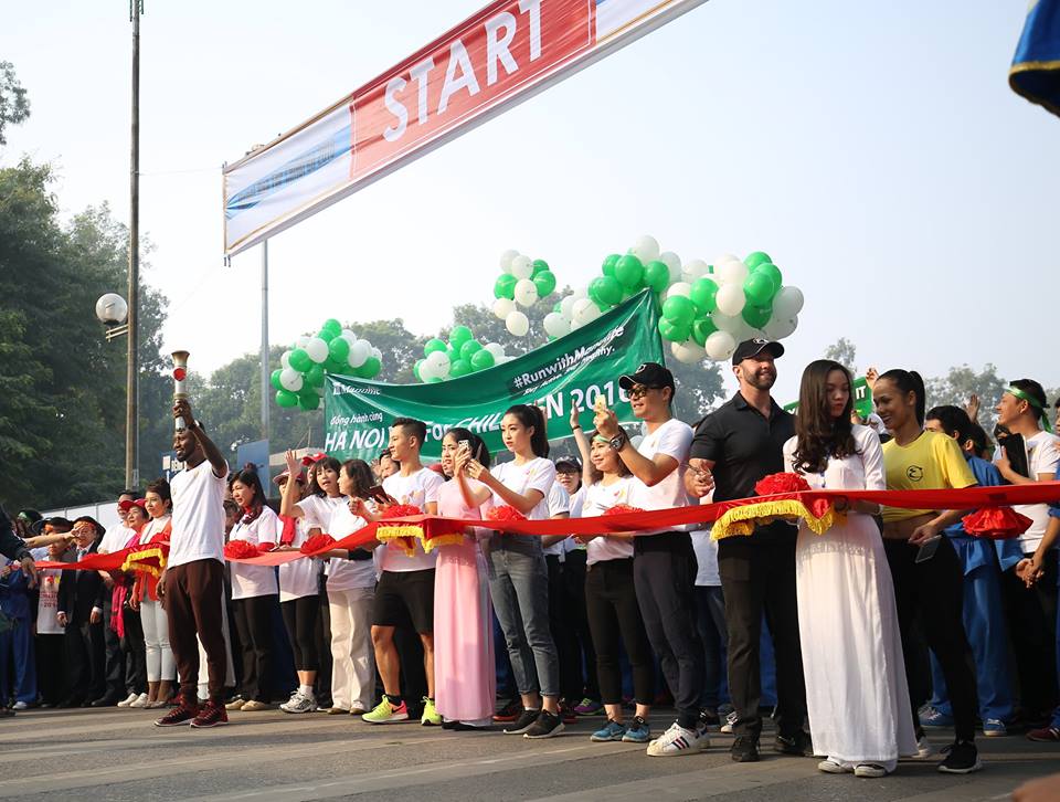 Thousands joins Hanoi Run for Children 2016