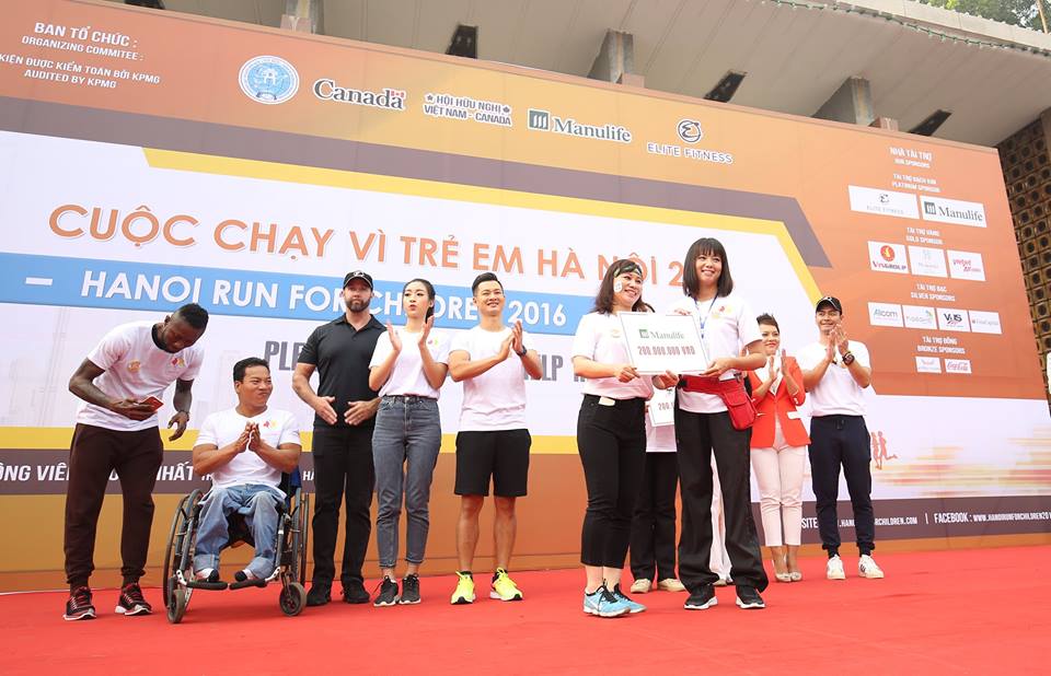 Thousands joins Hanoi Run for Children 2016