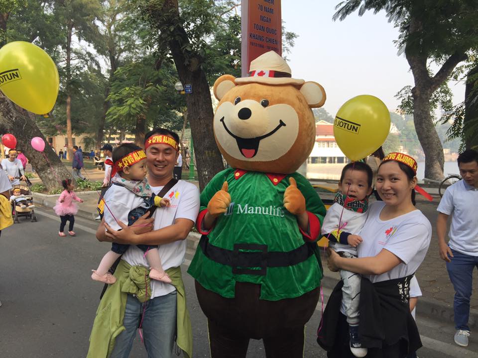 Thousands joins Hanoi Run for Children 2016