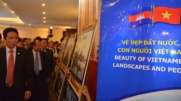 Exhibition promotes Vietnam’s image in Cambodia
