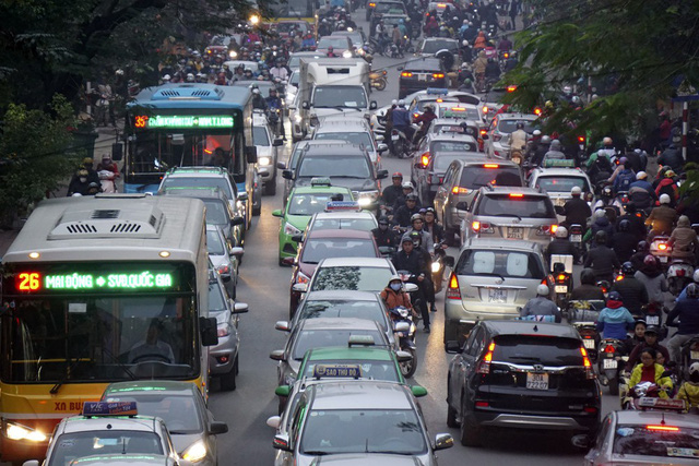 Streets face serious traffic jams ahead of New Year Holiday