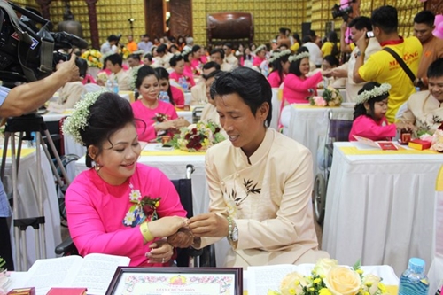 hcm city mass wedding realizes dreams of couples with disabilities