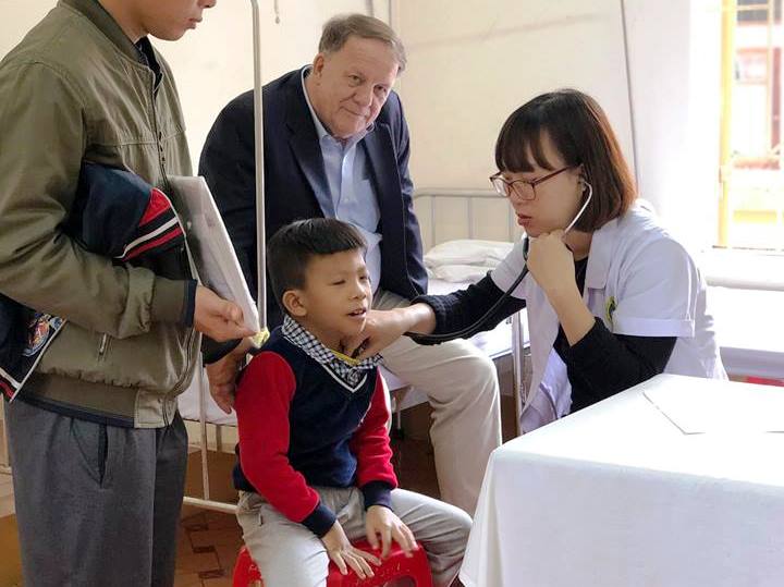 vinacapital foundation provides free heart check up for children in yen bai