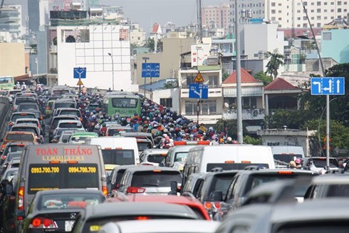 hcm city steps up patrols to reduce traffic congestions hinh 0