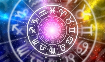 daily horoscope for july 6 zodiac forecast rating and a full moon lunar eclipse